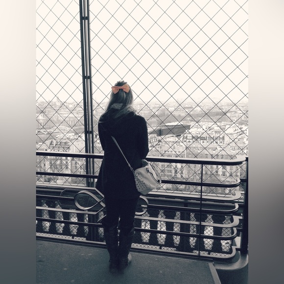 Meet your Posher, Aly - Picture 1 of 1